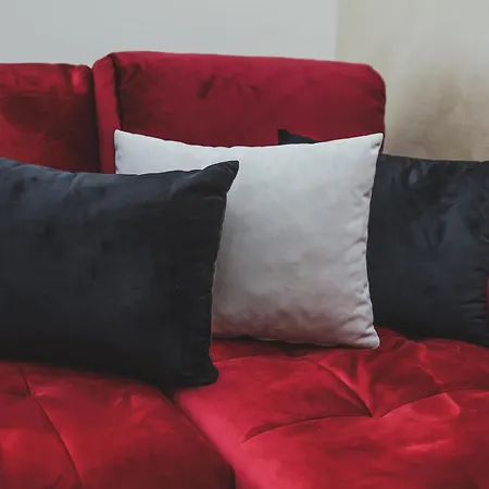 Pleasure Apartment *