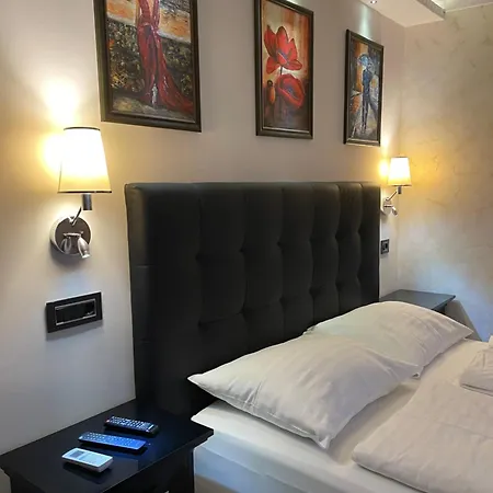 Apartment Pleasure